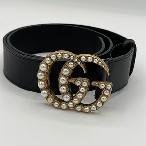 Authentic Gucci belt pearl closure!! Immaculate condition!!! Size 80/32